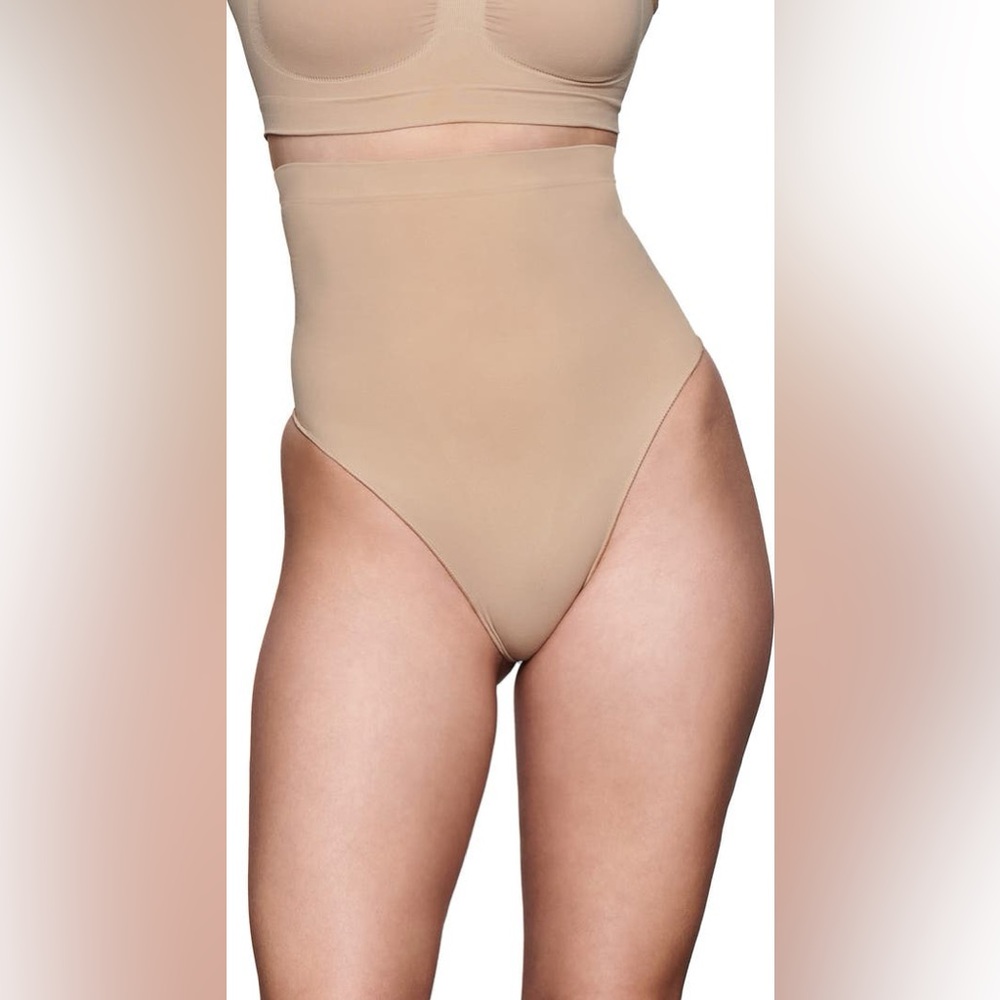 SKIMS Sculpting High Waisted Thong Clay [S/M or L/XL] New $34